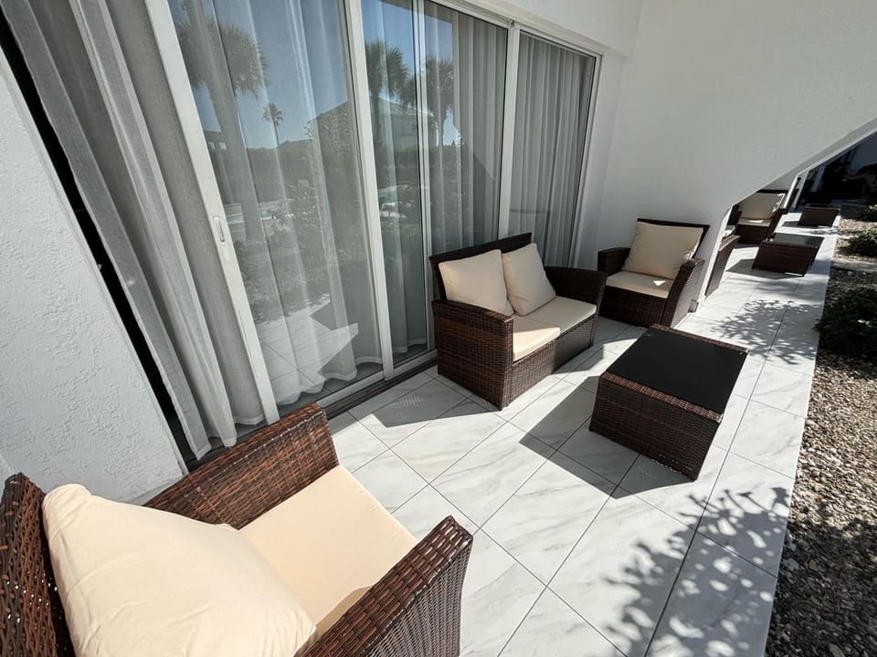 Grace Bay Suites Hotel in Grace Bay