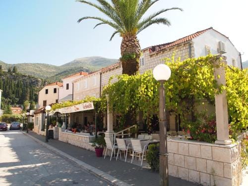 Guest House Kolarin Hotel in Dubrovnik-Neretva County
