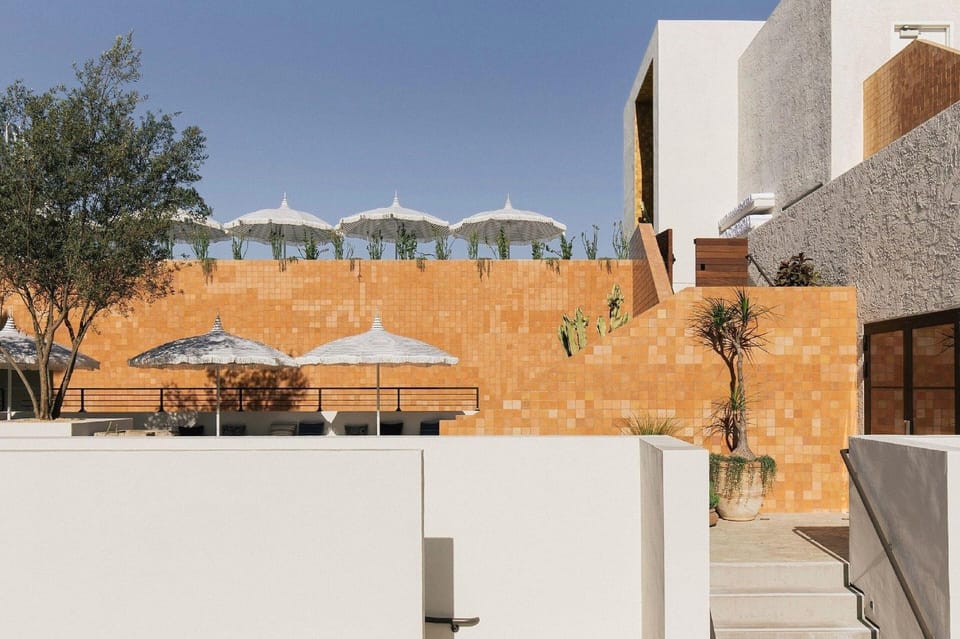 Silver Lake Pool & Inn Hotel in San Fernando Valley