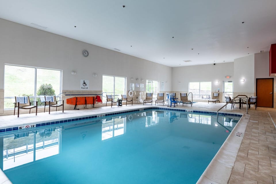 Holiday Inn Express & Suites New Martinsville By IHG Hotel in Ohio