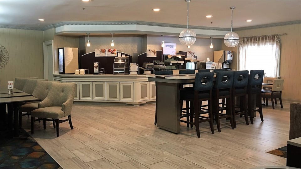 Holiday Inn Express & Suites Carmel North – Westfield By IHG Hotel in Westfield