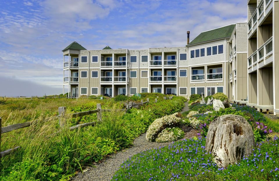 Overleaf Lodge and Spa Hotel in Yachats