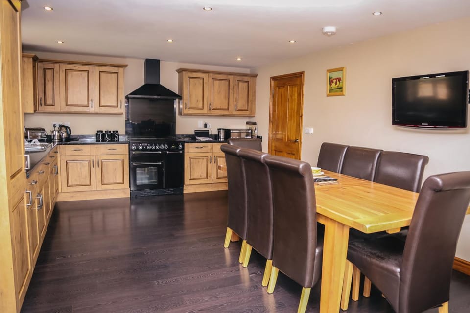 Millmoor Farm Holidays Lodge in Wales