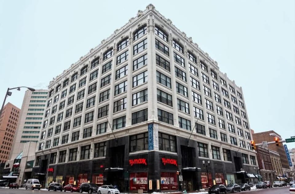 CozySuites - 1BR with Direct Skybridge Access #2 Apartment hotel in Indianapolis