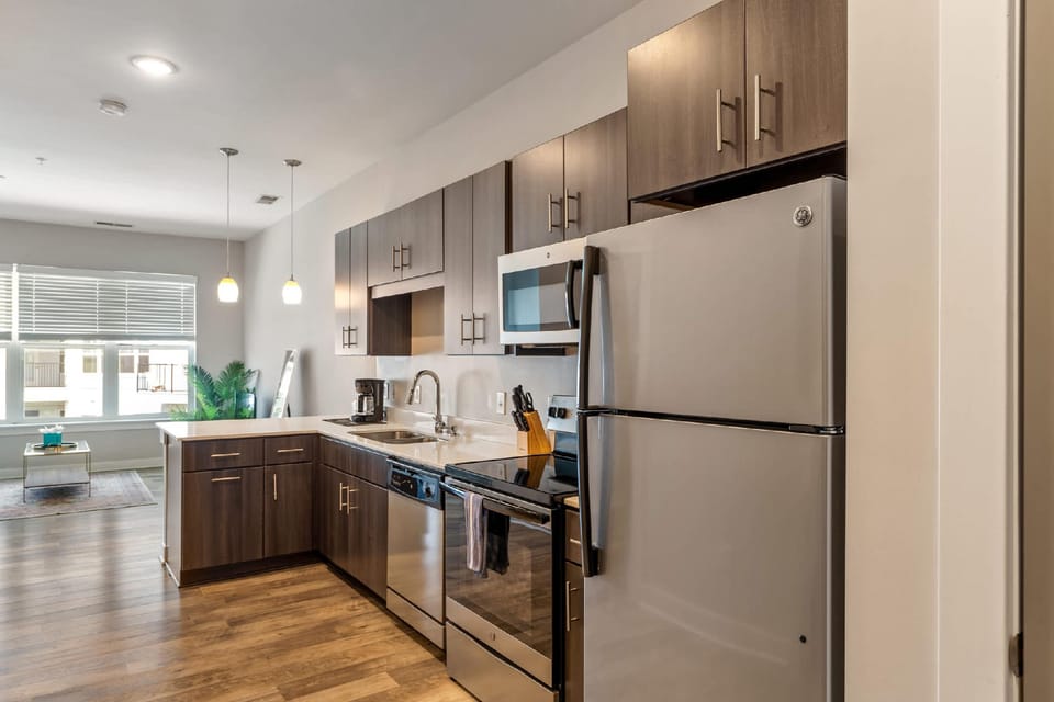 CozySuites - Penrose on Mass w/ pool & parking #11 Apartment hotel in Indianapolis