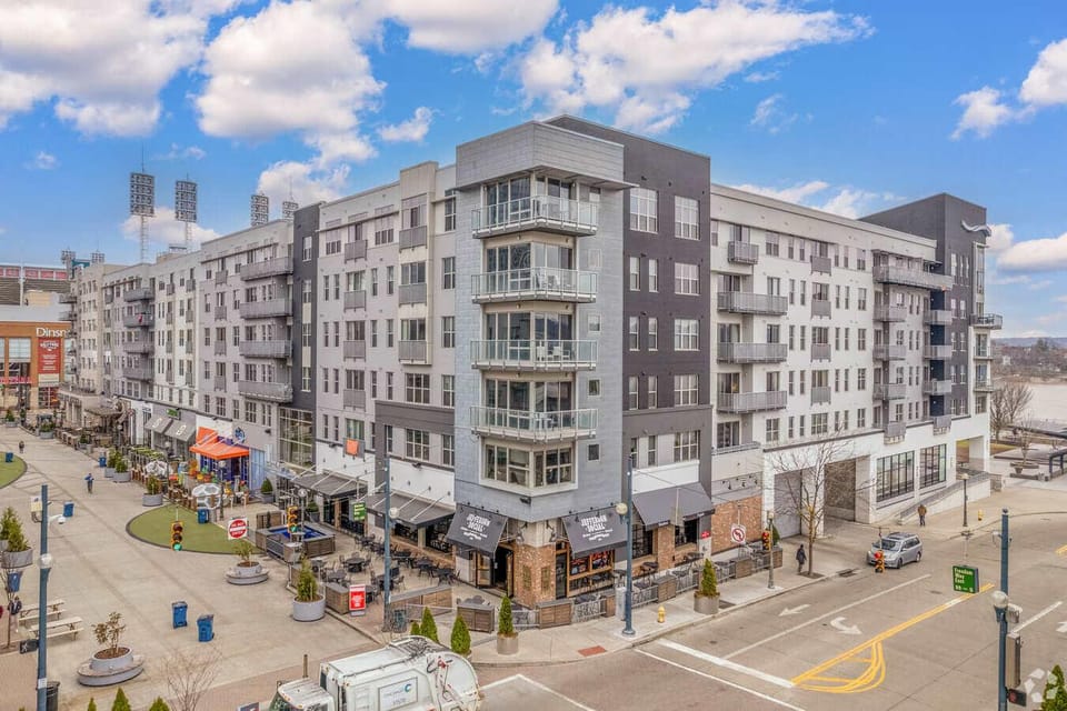CozySuites at the Banks gym, pool 13 Apartment hotel in Covington