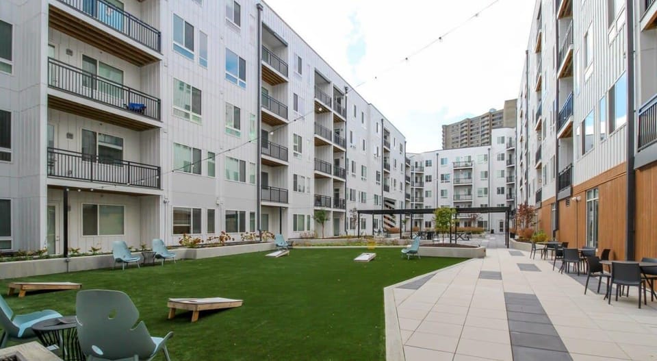 CozySuites l Luxe 2BR in Downtown Cincinnati #3 Apartment hotel in Newport