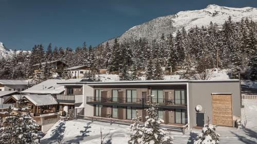 Hotel Garni Isarlodge Wiesenhof Hotel in Tyrol