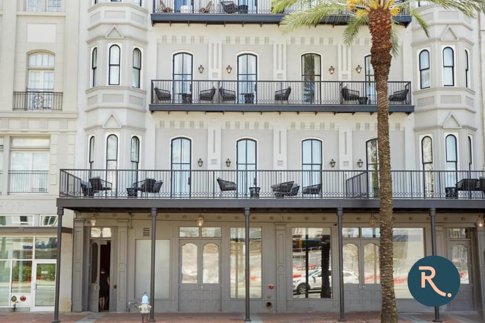 Roami at Canal Quarters | Studio w/ Balcony Apartment hotel in New Orleans