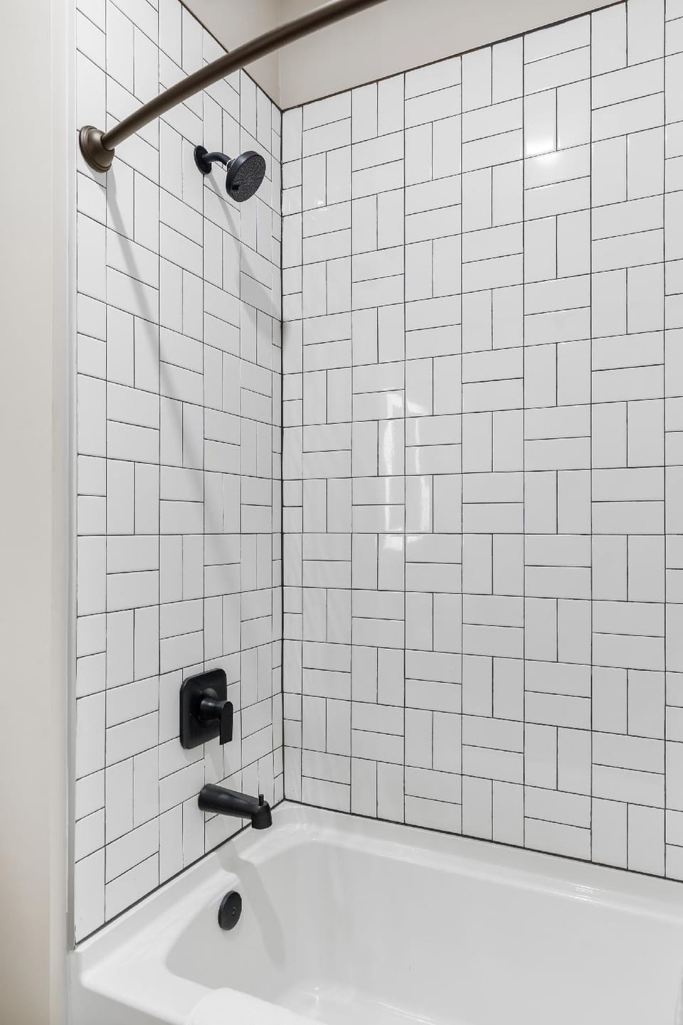 Modern 2BR/2BA Apt | CozySuites Textile Apartment hotel in Cincinnati