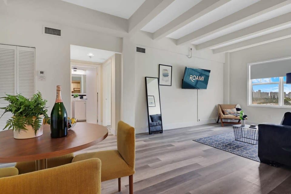Roami at The Alamac | 1BR Near the Beach Apartment hotel in Flamingo Lummus