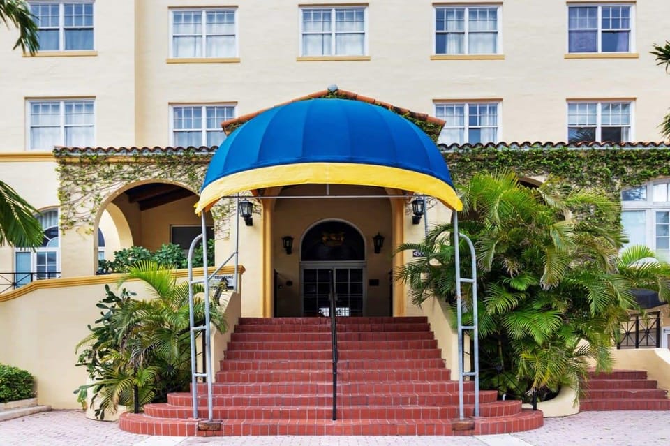 Roami at The Alamac | Pool | Near the Beach Apartment hotel in Flamingo Lummus