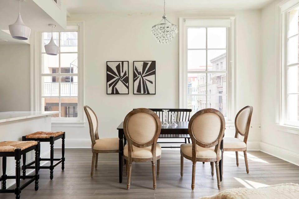 Roami at St. Charles | 4 Bed Combo | 2 Units Apartment hotel in French Quarter