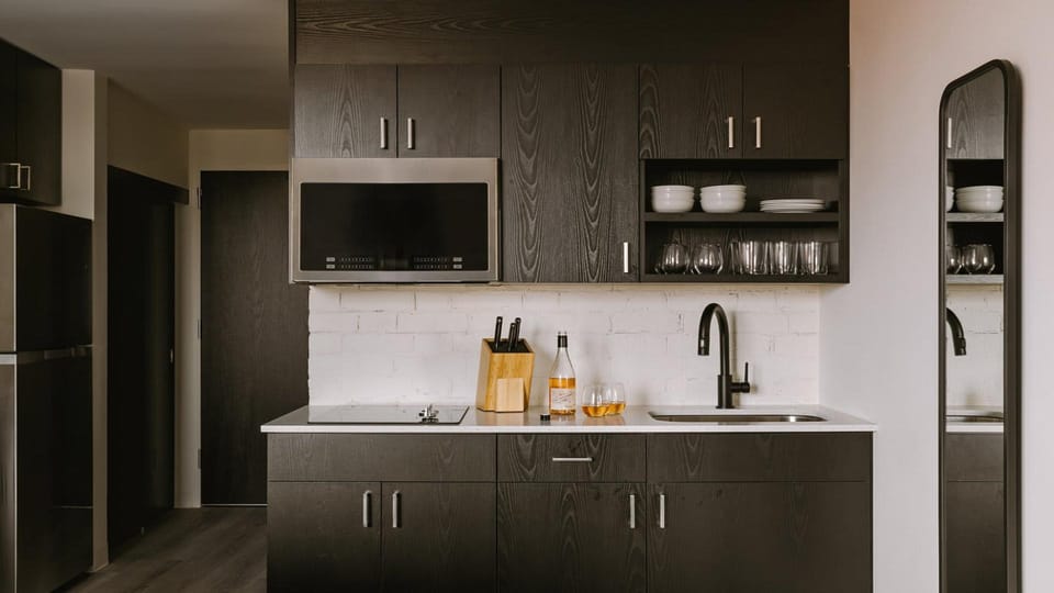 Roami at The Fitz - Saint Paul | Sleek Studio Apartment hotel in Maplewood