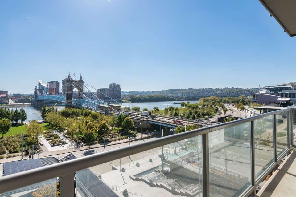 Stylish 1BR/1BA CozySuites at the Banks Apartment hotel in Covington