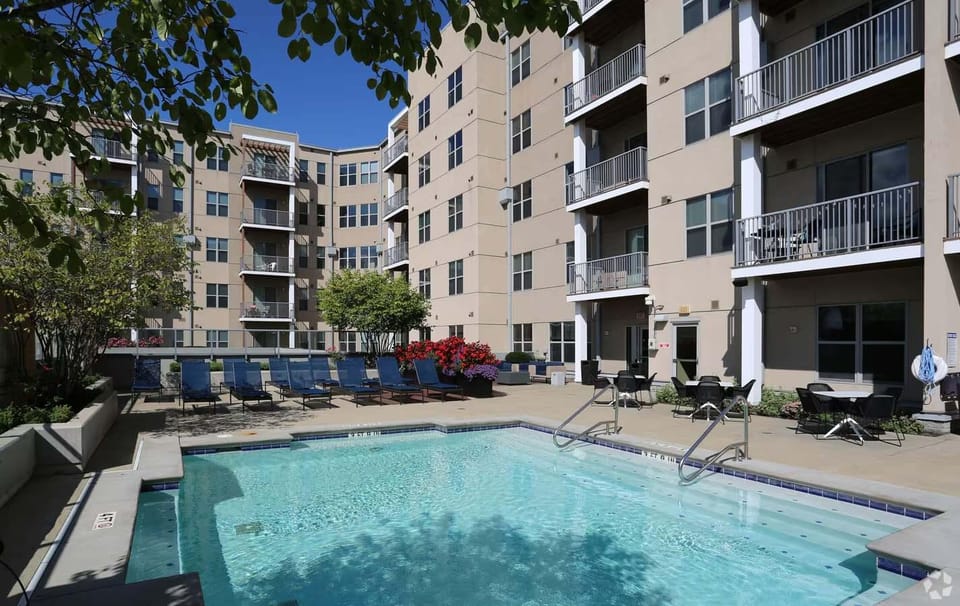 Stunning 1BR/1BA CozySuites at the Banks Apartment hotel in Covington