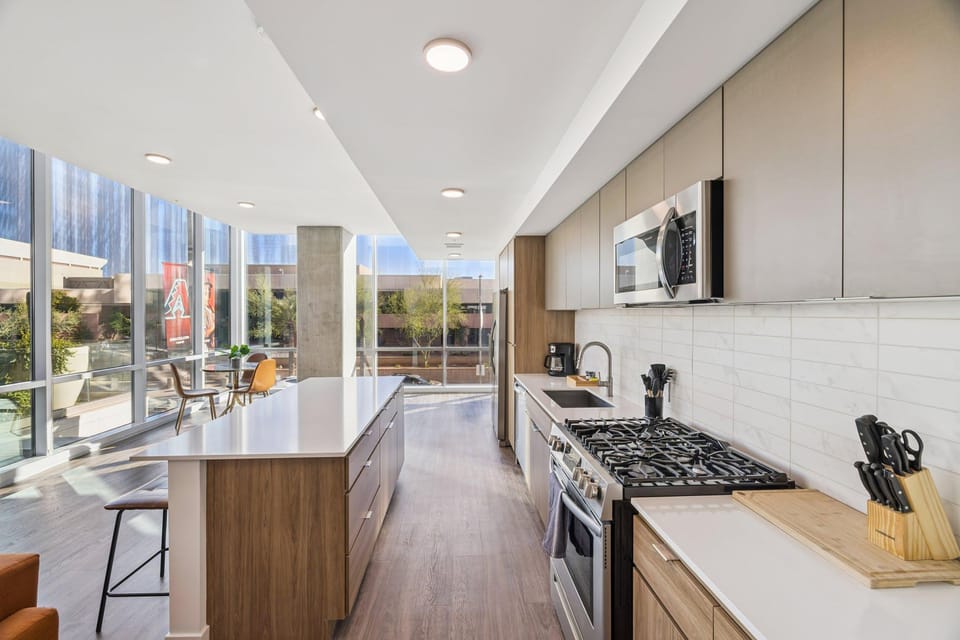 TWO CozySuites Adeline - 4BR Apartment hotel in Phoenix
