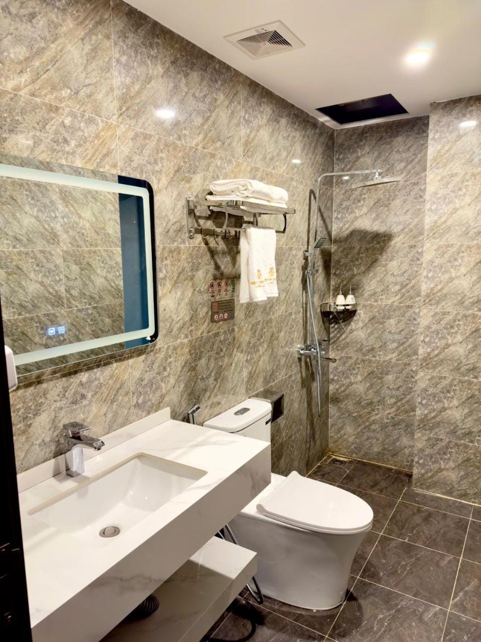 Grand Luxury Hotel Que Vo Hotel in Vietnam
