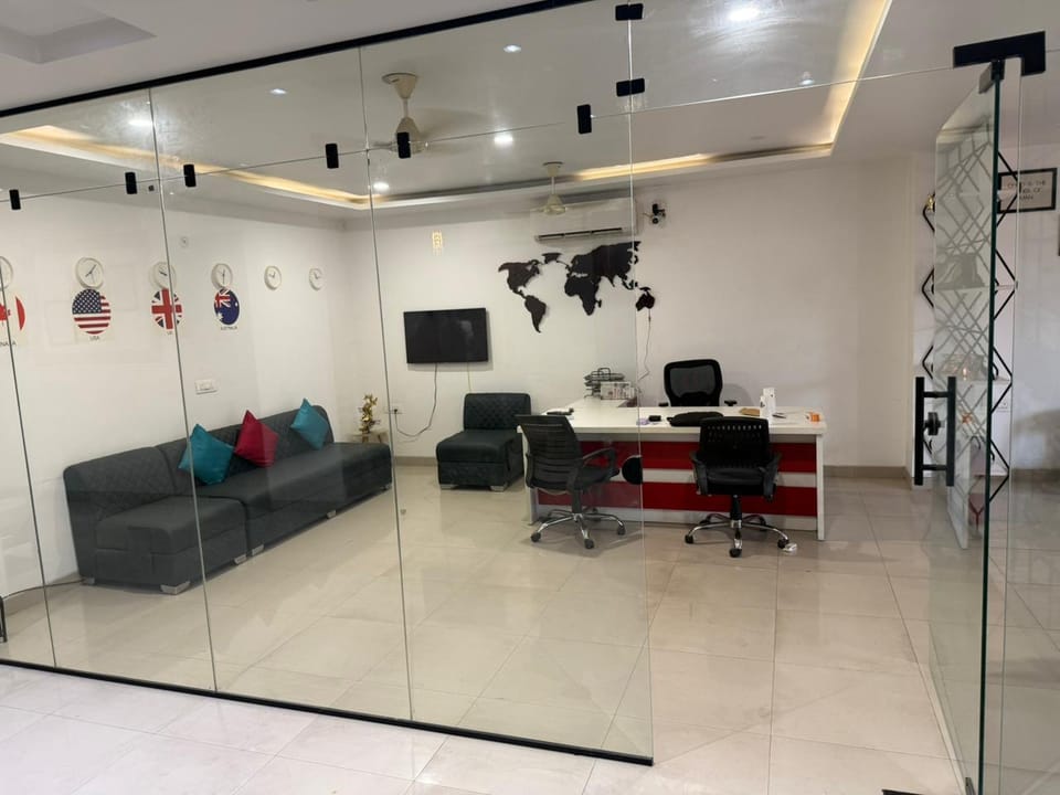 FlexiBay hostel paschim vihar Hotel in Delhi