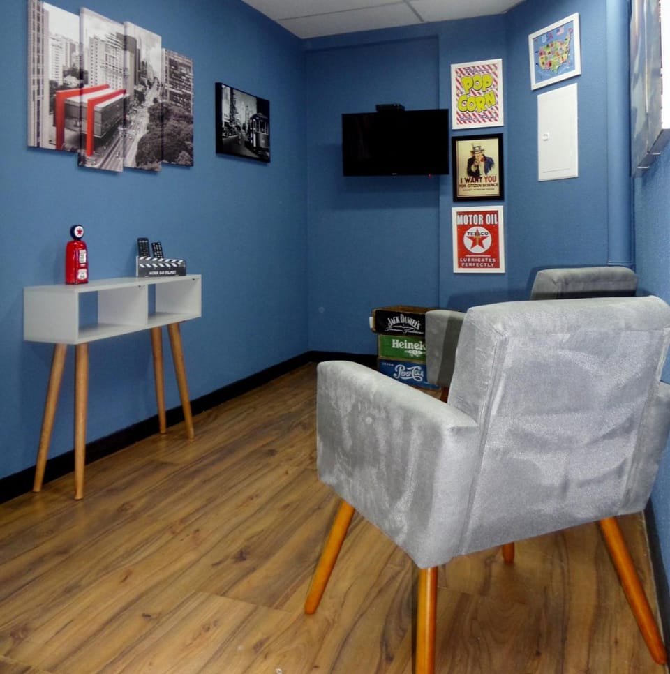 Shared lounge/TV area