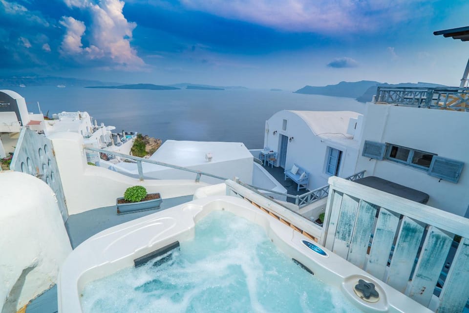 Kaleidoscope Cave Houses Apartment hotel in Oia