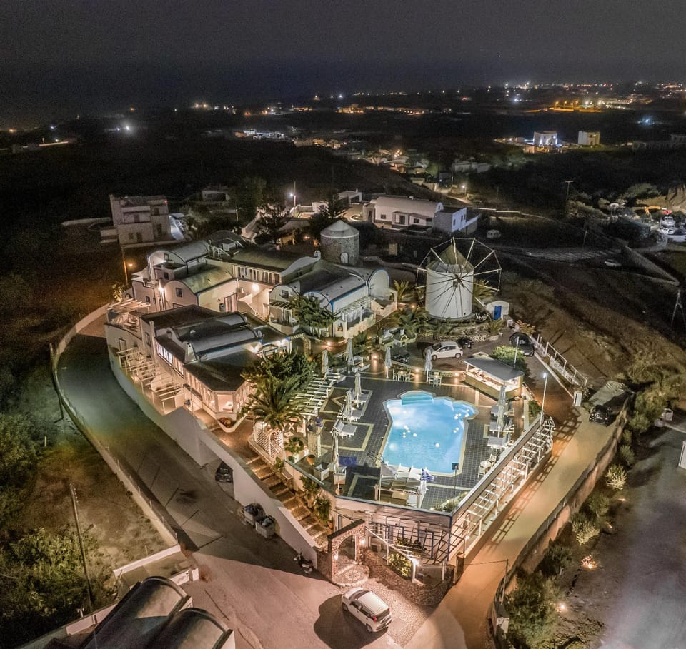 Milos Villas Hotel Hotel in Santorini