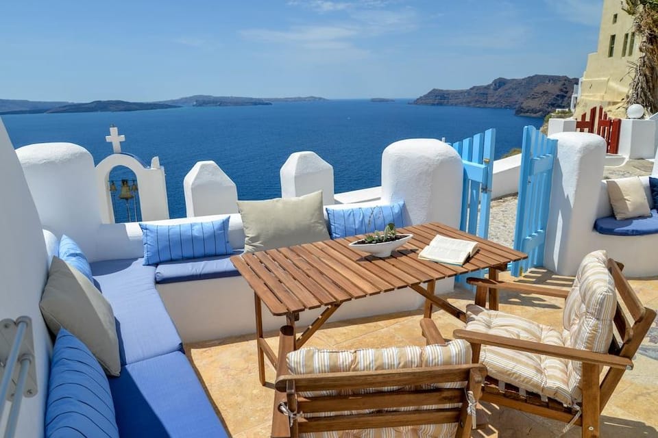 Genesis Cave Houses Hotel in Oia