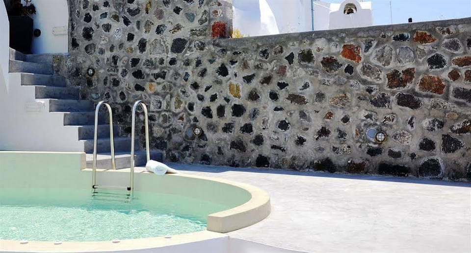 Stefani Suites Hotel in Thera