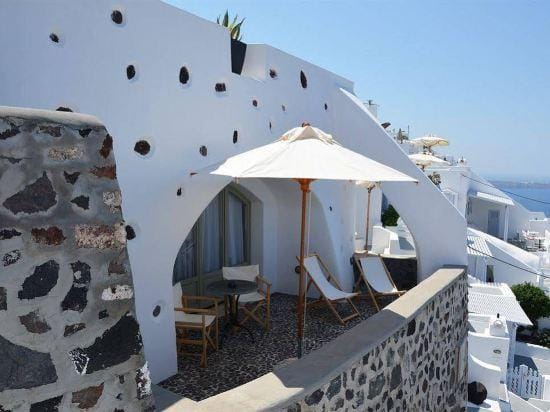 Stefani Suites Hotel in Thera