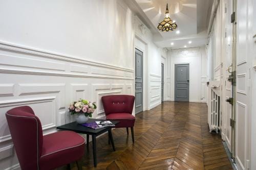 Vestay George V Hotel in Paris