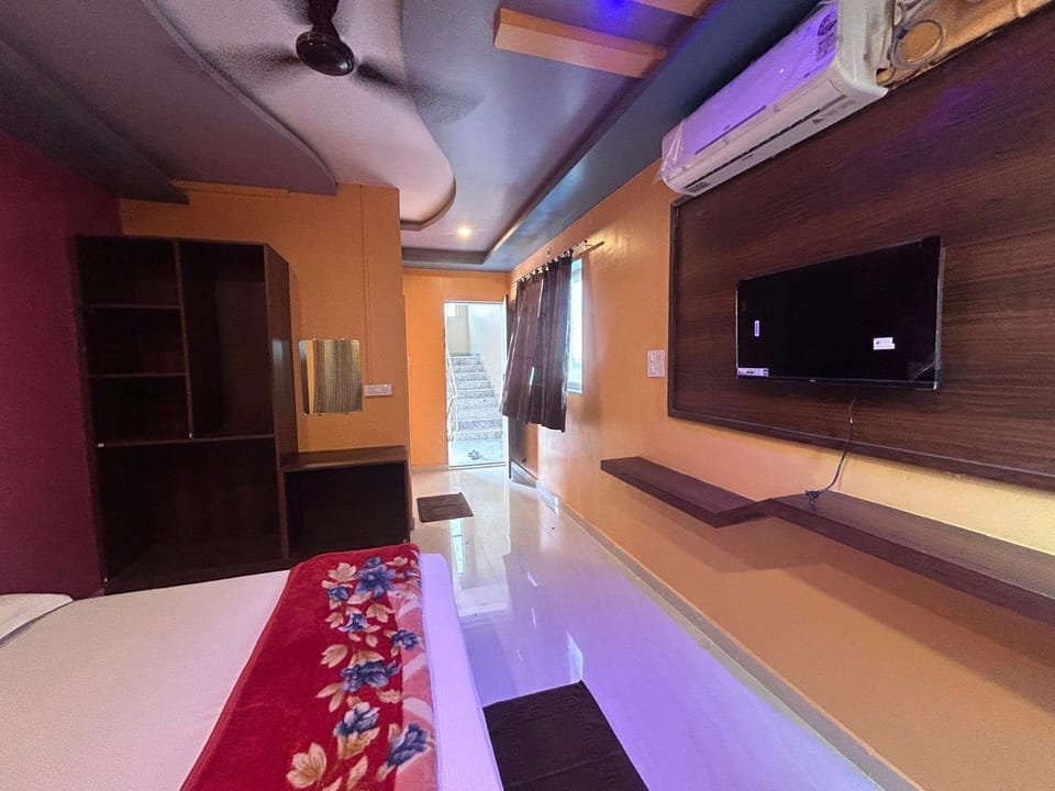 HOTELLAKSH LODGING  & BORDING Hotel in Karnataka