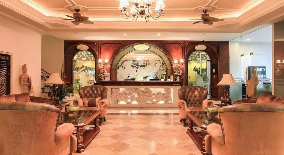 Four Seasons Place Hotel Hotel in Pattaya City