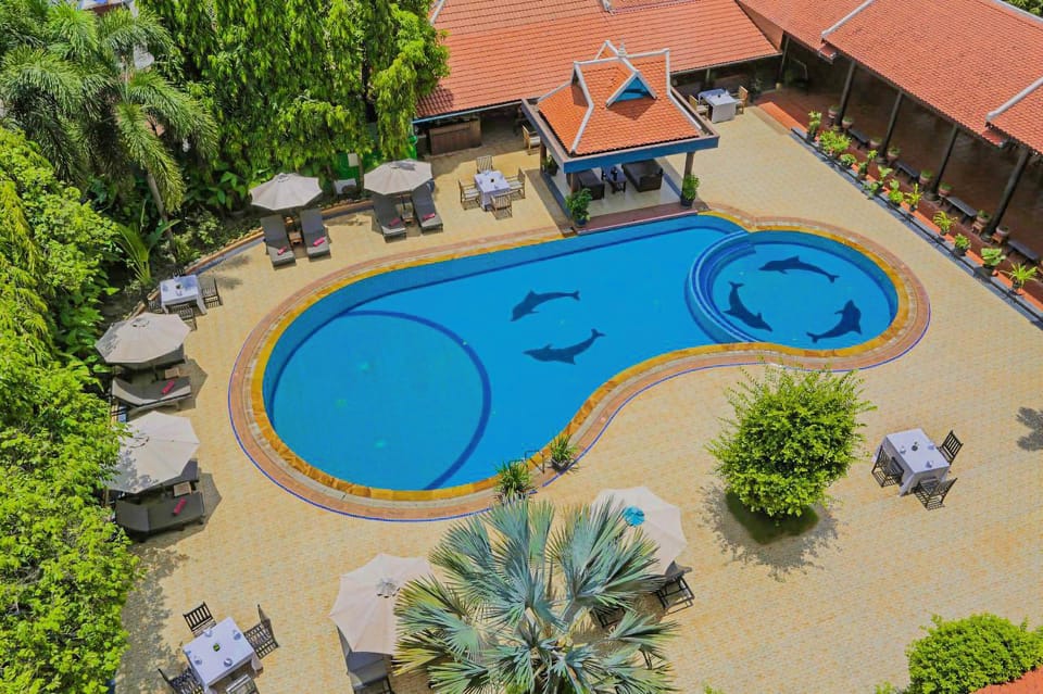 Swimming pool