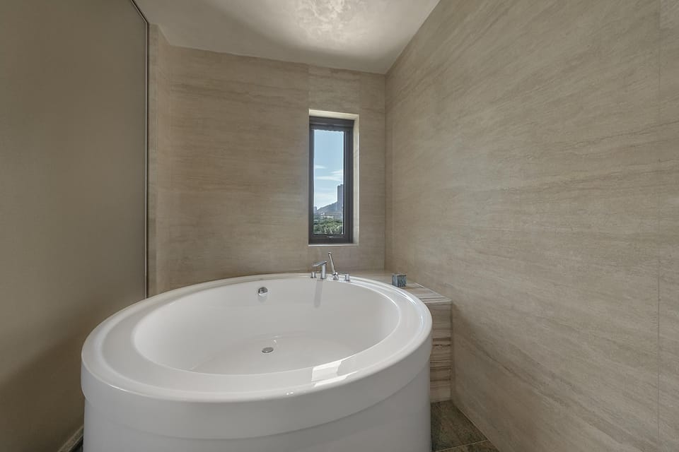 皇家秘境套房 Hotel in Qingdao