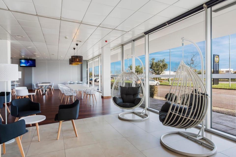 Shared lounge/TV area