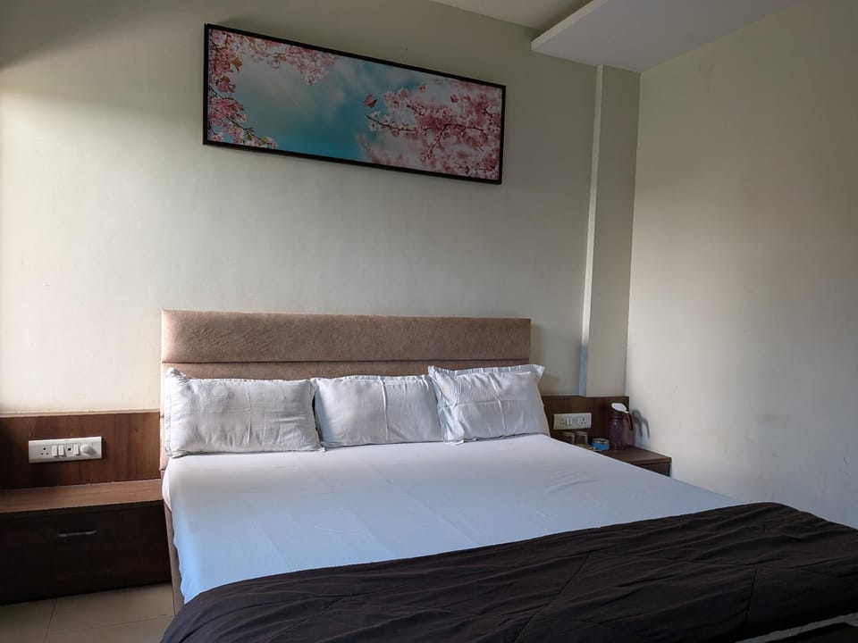 Hotel krishna palace & garden  Hotel in India