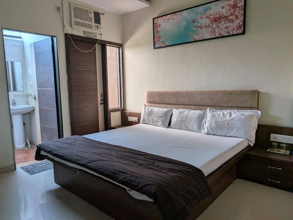 Hotel krishna palace & garden  Hotel in India