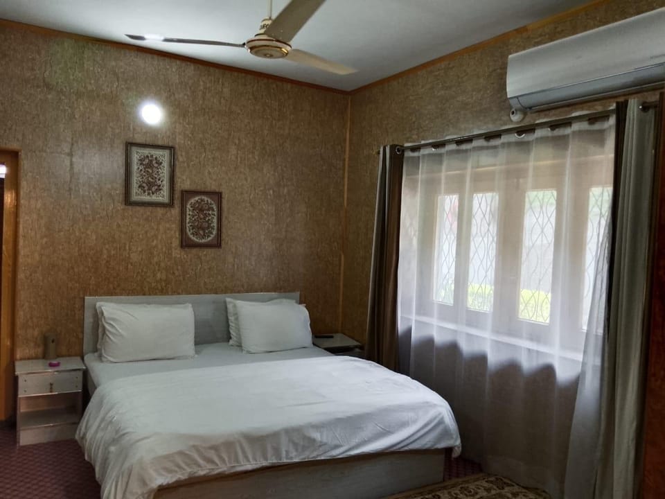 Bottleneck Lodges Hotel in Pakistan