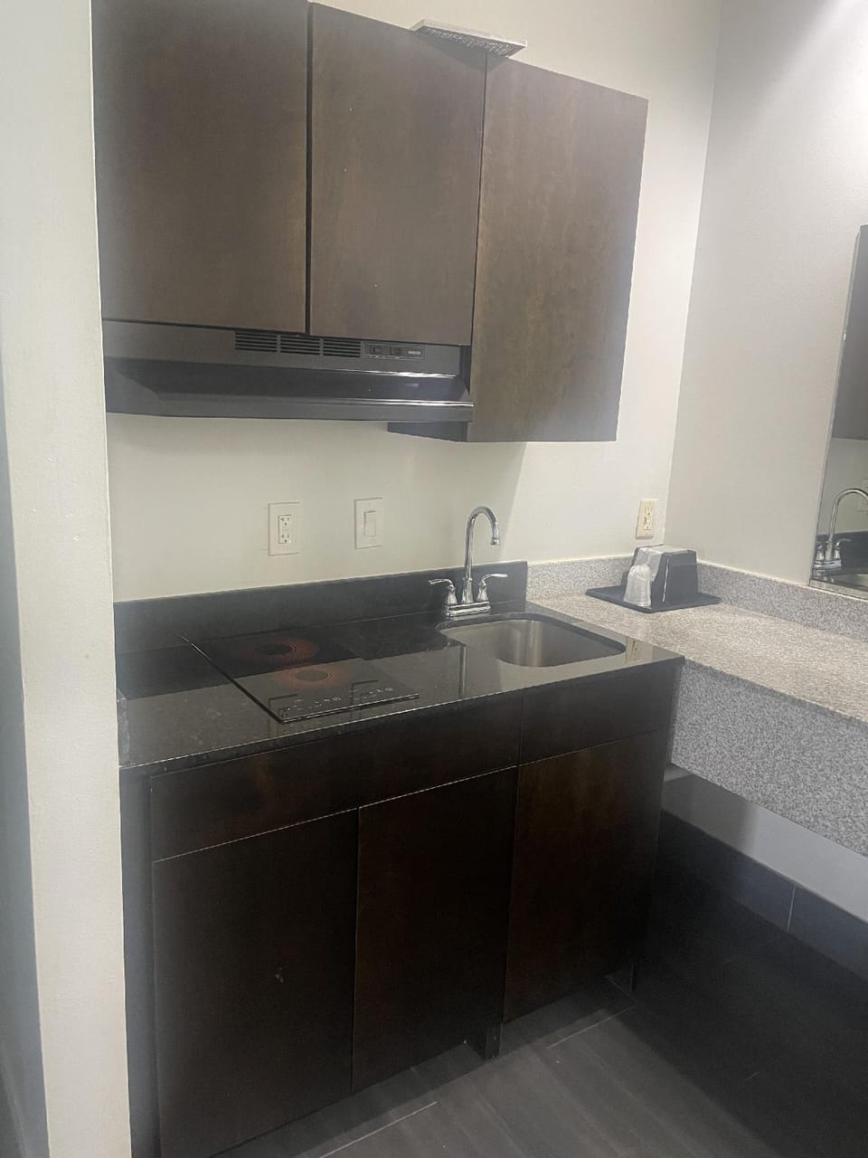 Regency Inn & Suites Hotel in Harris County