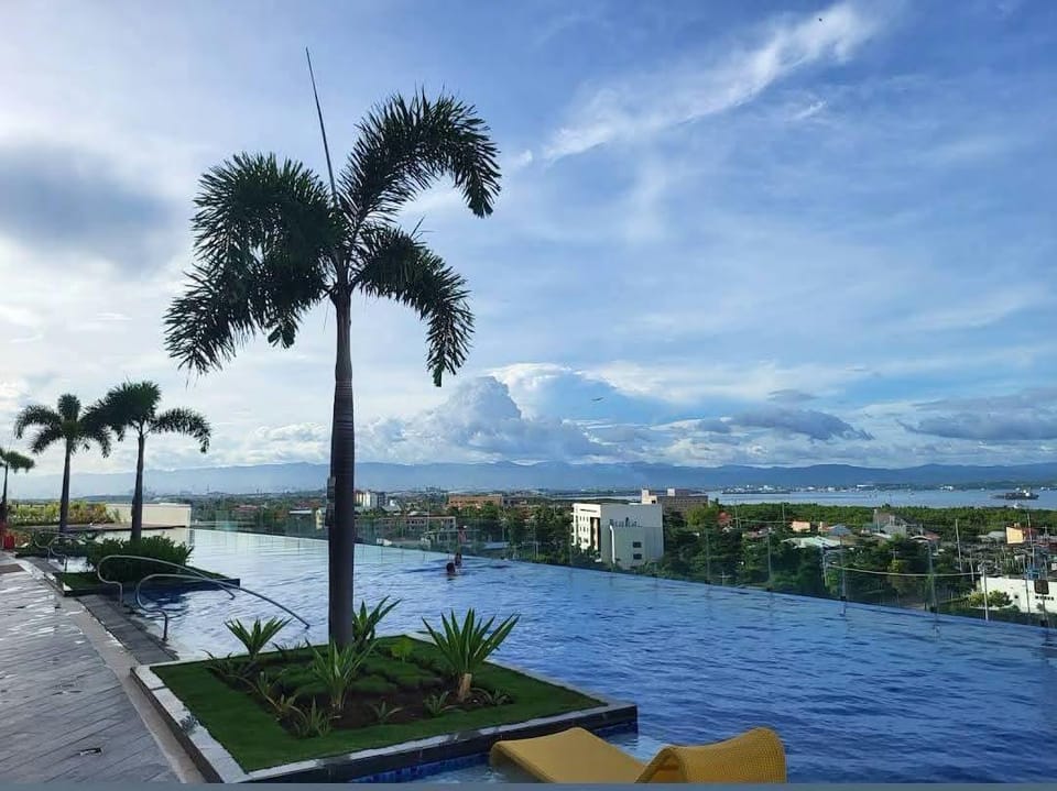 8 Newtown Boulevard Mactan Newtown Hotel in Lapu-Lapu City