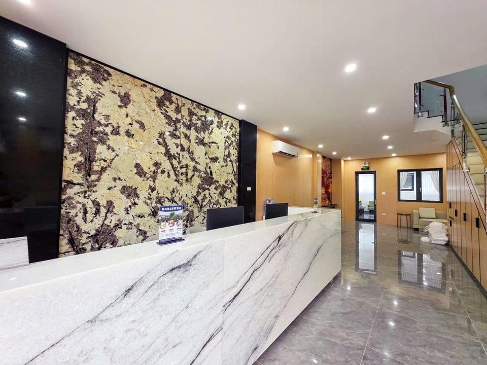 khách sạn singapore 2 Hotel in Vietnam