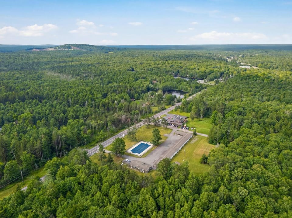 Sullivan Trail Inn and Suites Motel in Kidder Township