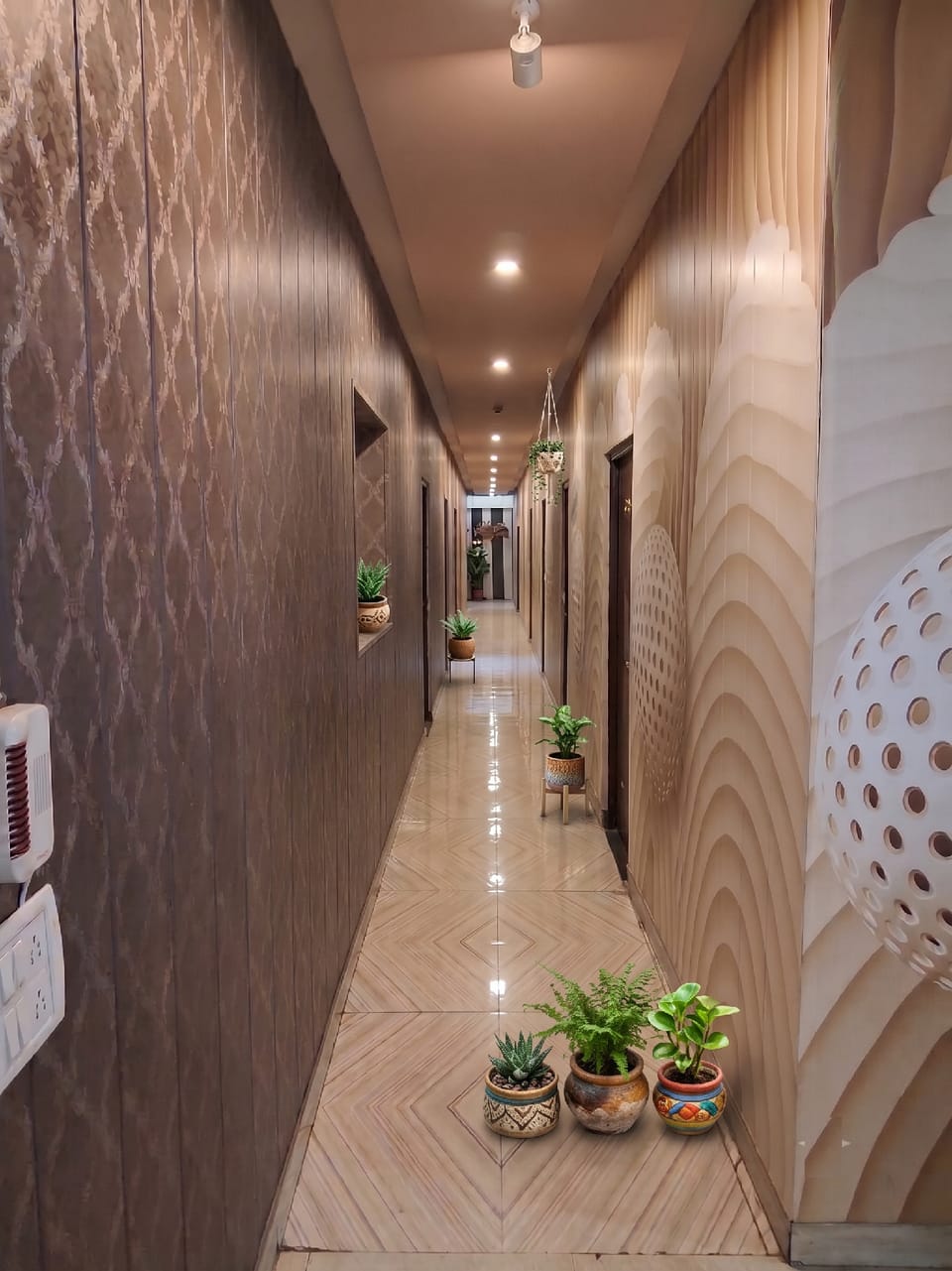 The Golden Crowm Hotel in Noida