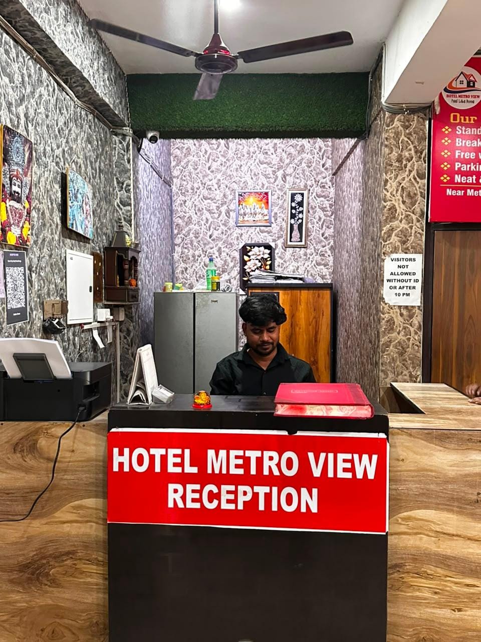 Hotel Metro View  Hotel in Noida