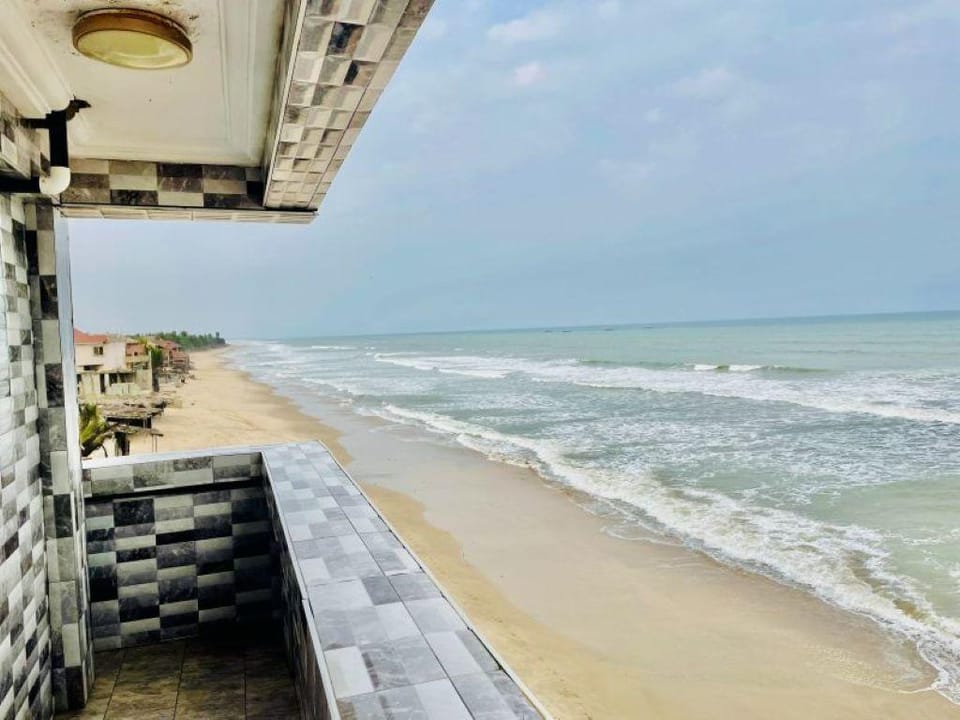 OCEAN6 BEACH HOTEL Hotel in Greater Accra Region, Ghana