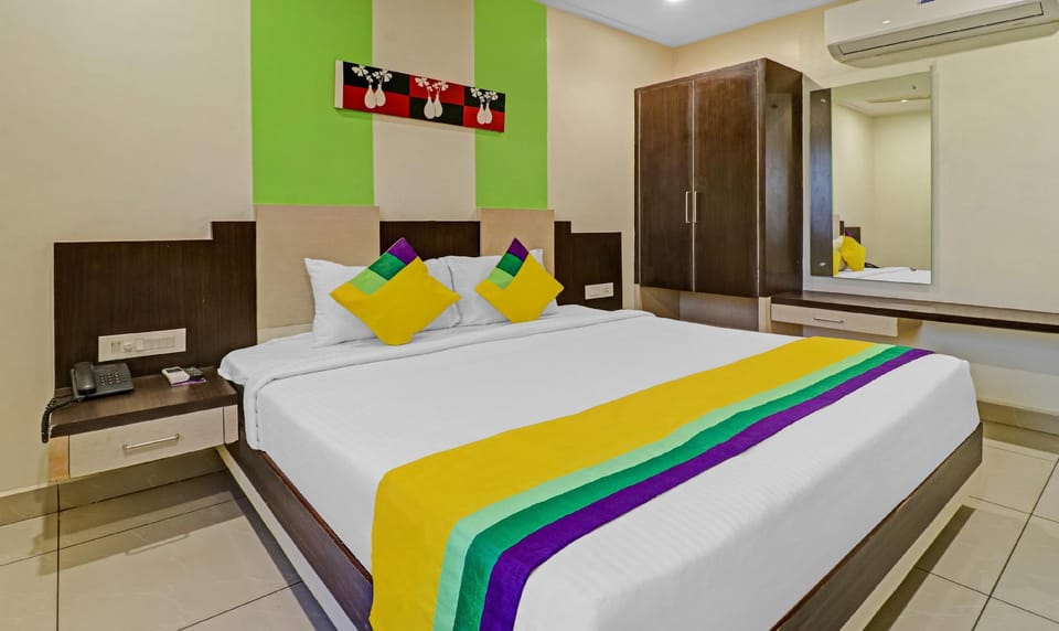 Hotel G square Bed and Breakfast in Vijayawada