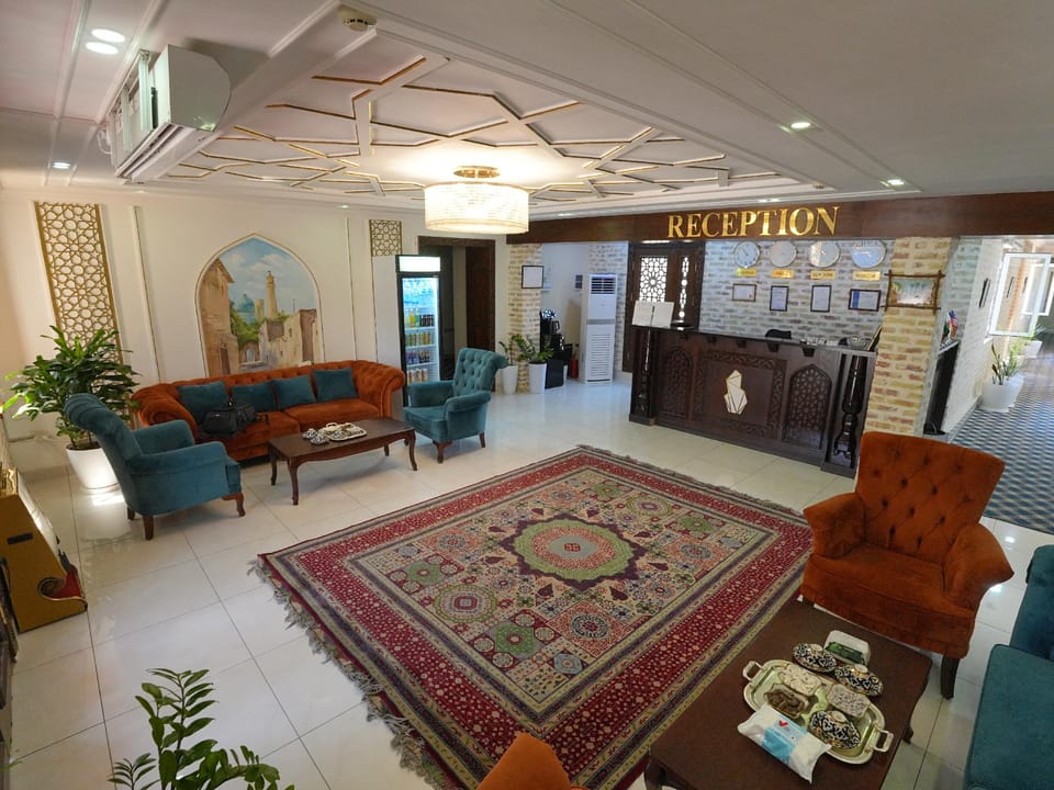 Shared lounge/TV area