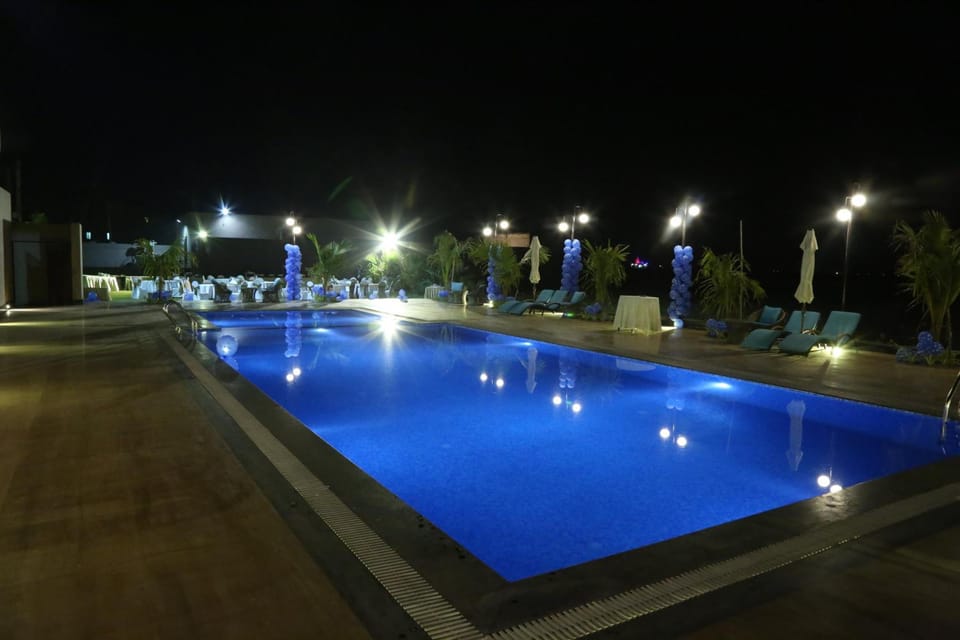 Swimming pool