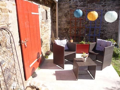 Chambre d'hotes Suite 53m2 ou Caravane vintage avec cuisine et salle de bains privees, B&B 53m2 Suit Hotel in Brittany