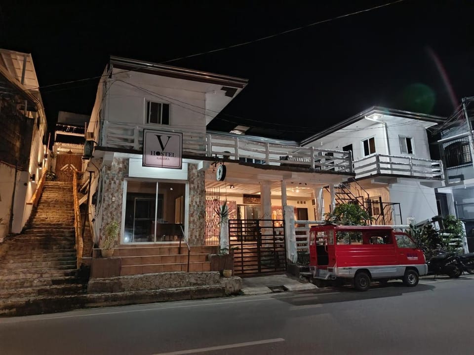 V Hostel Galera Inn in Puerto Galera
